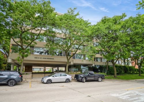 apt-309-2020 Saint Johns Ave, Highland Park, IL, 60035-2477 | Card Image
