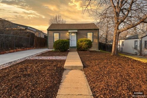 661 Tennyson St, Denver, CO, 80204-2940 | Card Image
