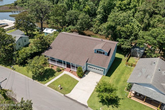 639 W Shore Dr, House other with 5 bedrooms, 4 bathrooms and 2 parking in Swansboro NC | Image 60