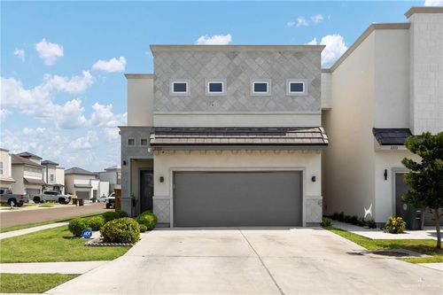 2201 Dorado Dr, Mission, TX, 78573-8504 | Card Image