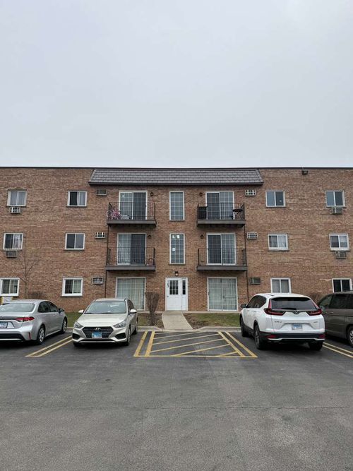 340-143 W Elk Trl, Carol Stream, IL, 60188-9324 | Card Image
