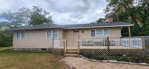 8 Astoria Rd, Mastic Beach, NY, 11951-6602 | Card Image