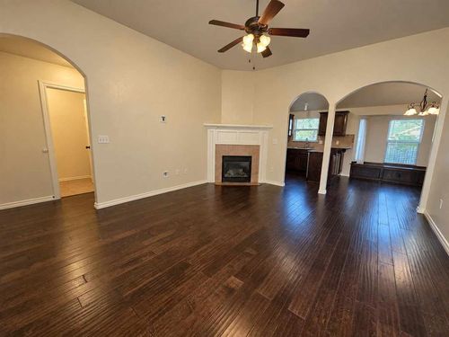 811 Dogwood Court, Moore, OK, 73160 | Card Image