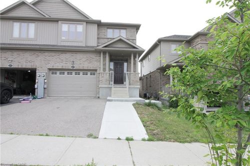 473 Avens St, Waterloo, ON, N2V0B6 | Card Image