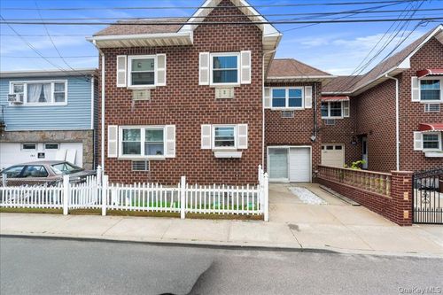 187 Beach 59th St, Arverne, NY, 11692-1823 | Card Image