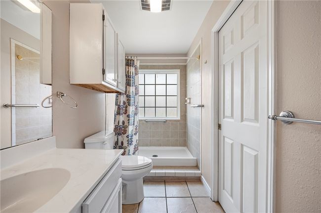 703 W Josephine Ave, House other with 3 bedrooms, 2 bathrooms and null parking in Orange Grove TX | Image 19