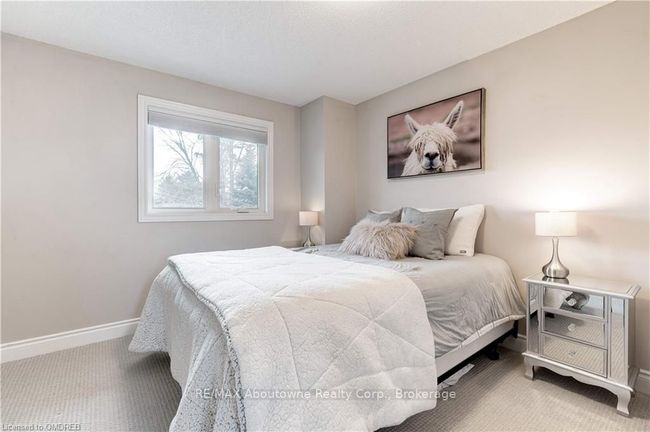 1374 Cobbler Lane, House other with 4 bedrooms, 3 bathrooms and 4 parking in Oakville ON | Image 25