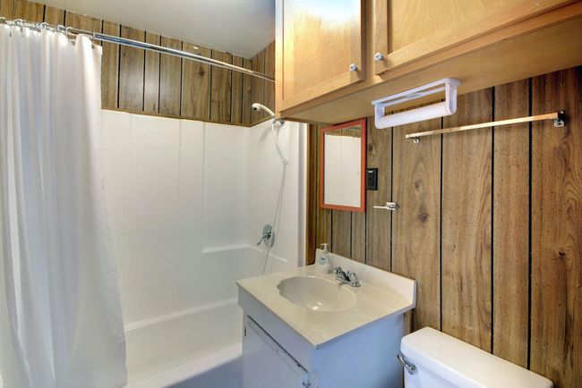bathroom-2_54552421128_o | Image 20