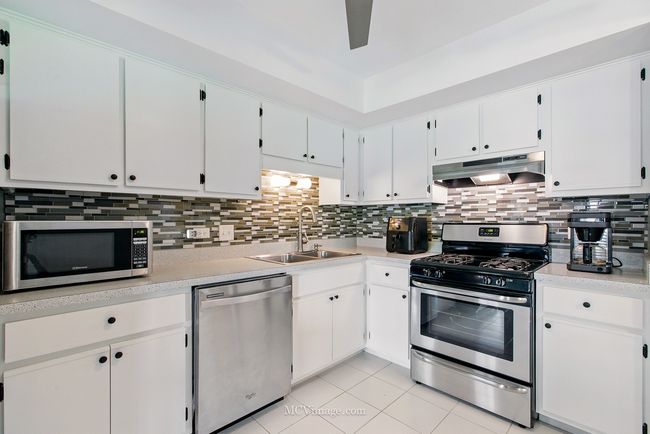 APT-2N - 7811 W 157 Th St, Condo with 2 bedrooms, 2 bathrooms and 2 parking in Orland Park IL | Image 10