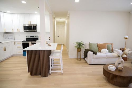 1084 Sw 4th Avenue, Pompano Beach, FL, 33060 | Card Image