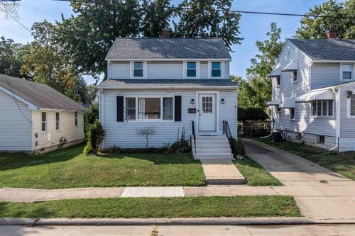 218 Elm St, Port Clinton, OH, 43452-1240 | Card Image