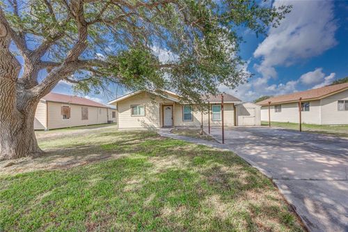 529 Blanco St, Taft, TX, 78390-2403 | Card Image