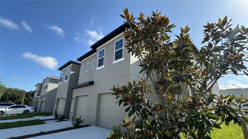 615 Lake Shore Pkwy, DAVENPORT, FL, 33896-7866 | Card Image