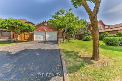 3178 Huxley Dr, House other with 4 bedrooms, 3 bathrooms and 6 parking in Mississauga ON | Image 1