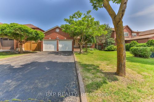 3178 Huxley Dr, Mississauga, ON, L5L4S7 | Card Image