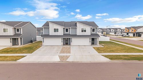 518 Oxford Ave Avenue, Harrisburg, SD, 57032 | Card Image