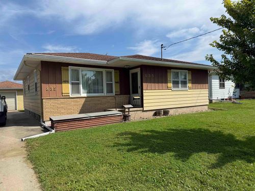 835 Dena St, Waterloo, IA, 50702-1807 | Card Image