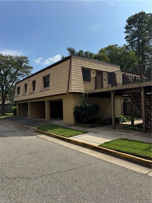 1645 Malibu Pl, Newport News, VA, 23608-4520 | Card Image