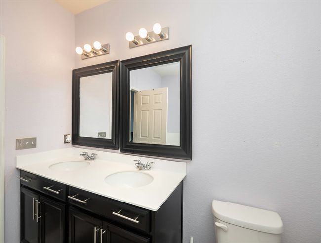 6900 Midlothian Dr, House other with 5 bedrooms, 4 bathrooms and 2 parking in Austin TX | Image 18