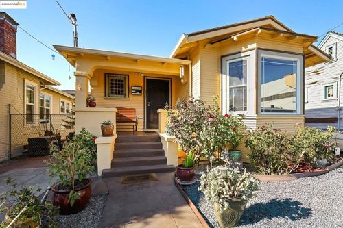 2527 84th Ave, Oakland, CA, 94605-3427 | Card Image