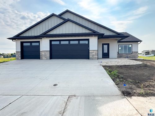 212 W Willow Trl Trail, Crooks, SD, 57020 | Card Image