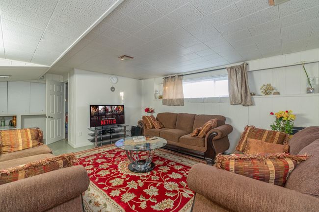 6407 Clinton St, House other with 6 bedrooms, 4 bathrooms and 5 parking in Burnaby BC | Image 19