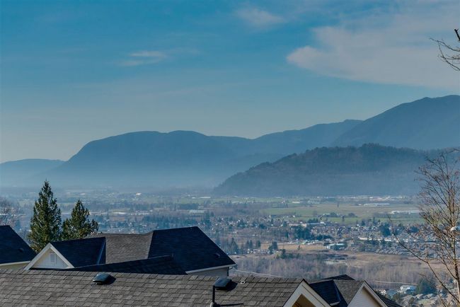 5 - 47042 Macfarlane Place, House other with 3 bedrooms, 3 bathrooms and 3 parking in Chilliwack BC | Image 1