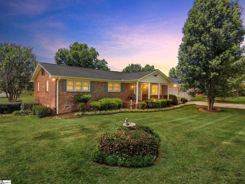 2016 Evergreen Drive, Boiling Springs, SC, 29316-9316 | Card Image
