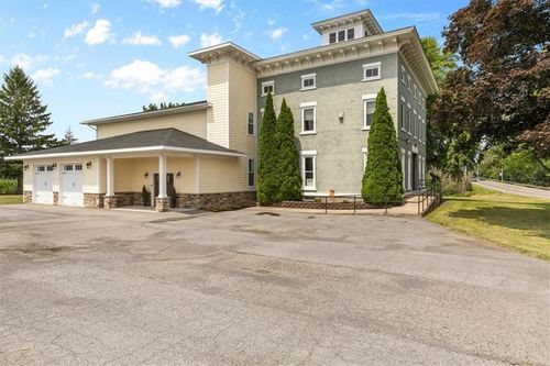 180 Geneva St, Lyons, NY, 14489-9761 | Card Image