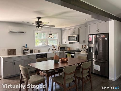 94 Mathews St, Stamford, CT, 06902-4436 | Card Image