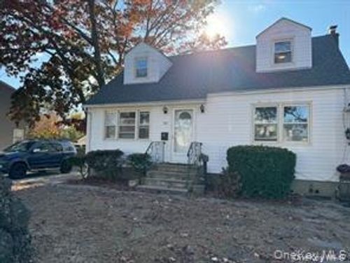 563 N Delaware Ave, Lindenhurst, NY, 11757-3456 | Card Image
