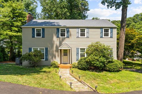 1615 Russell Rd, PAOLI, PA, 19301-1221 | Card Image