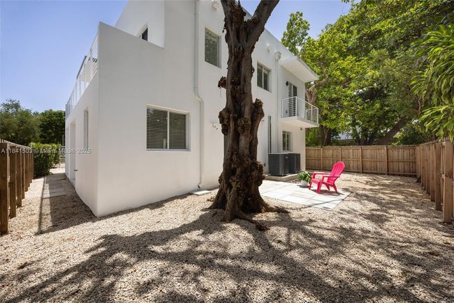 3823 Thomas Ave, House other with 5 bedrooms, 4 bathrooms and null parking in Miami FL | Image 28