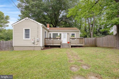 295 West Ave, PRINCE FREDERICK, MD, 20678-4838 | Card Image