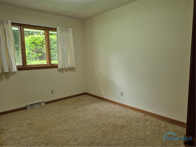 1100 Cherry Ln, House other with 3 bedrooms, 2 bathrooms and 2 parking in Findlay OH | Image 10