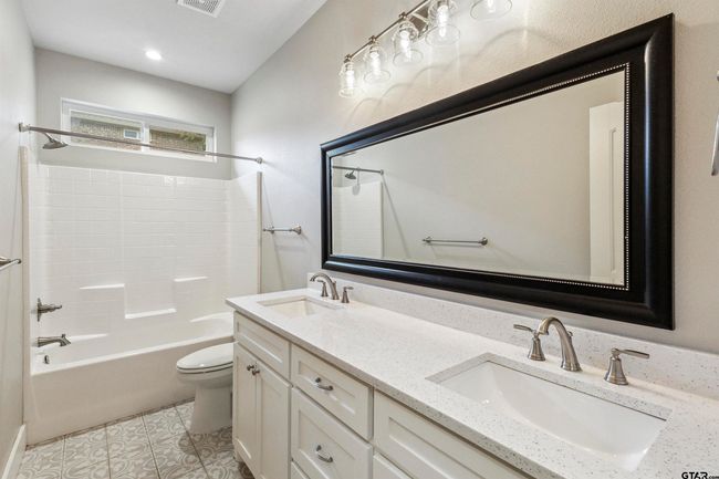12090 Hackberry Holw, House other with 4 bedrooms, 2 bathrooms and null parking in Tyler TX | Image 16