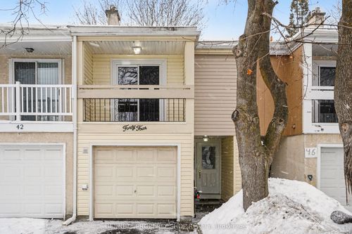 44 Tybalt Cres, Nepean, ON, K2H8J5 | Card Image