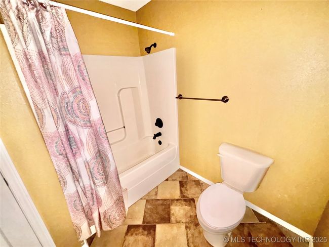 1219 Nw 3 Rd Cir, House other with 3 bedrooms, 2 bathrooms and null parking in Stigler OK | Image 19