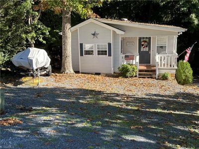 113 Lake View Drive, House other with 1 bedrooms, 1 bathrooms and null parking in New London NC | Image 2