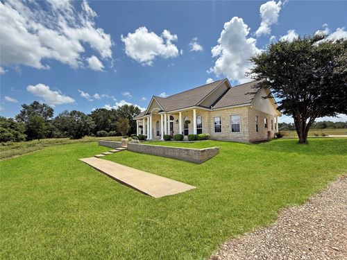 1611 W Fm 696, Lexington, TX, 78947-5352 | Card Image