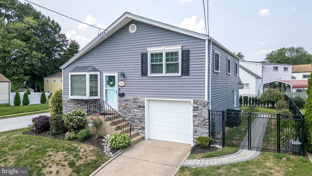 Osbourne Ave, Abington, PA 19001