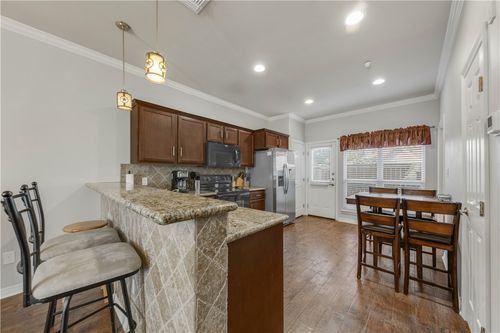 1198 Jones Butler Rd, College Station, TX, 77840-6432 | Card Image
