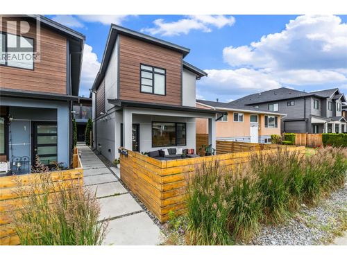 2-771 Raymer Ave, Kelowna, BC, V1Y4Z7 | Card Image