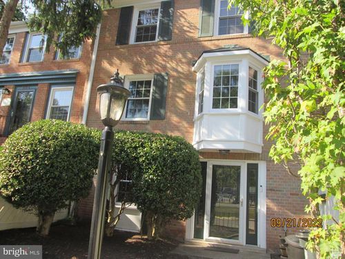 4518 Squiredale Sq, ALEXANDRIA, VA, 22309-1234 | Card Image