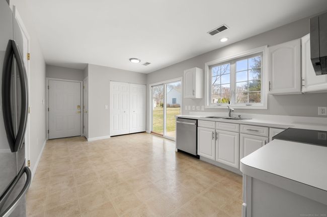 2 Beechwood Dr, House other with 1 bedrooms, 2 bathrooms and 2 parking in Waterford CT | Image 8