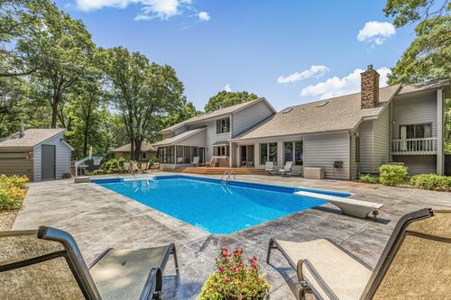 825 Meadowlawn Ct, Sartell, MN, 56377-2263 | Card Image