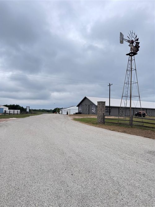 109 Compound, Round Top, TX, 78954-2215 | Card Image