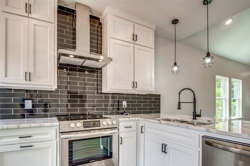 2513 Quail Run Trl, Granbury, TX, 76048-5770 | Card Image