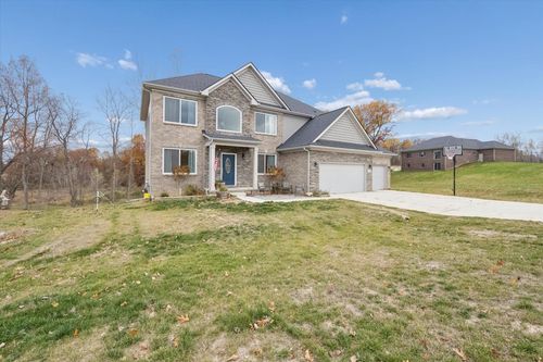 126 Parker Ln, Ortonville, MI, 48462-8978 | Card Image