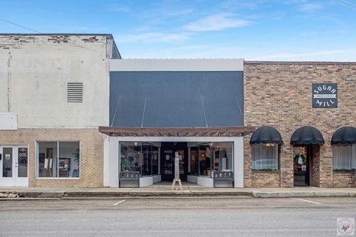 111 N West St, New Boston, TX, 75570-2914 | Card Image